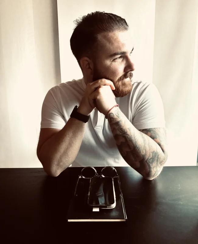 Jonas Huhle im Porträt, Copywriter der Wort Support Agency